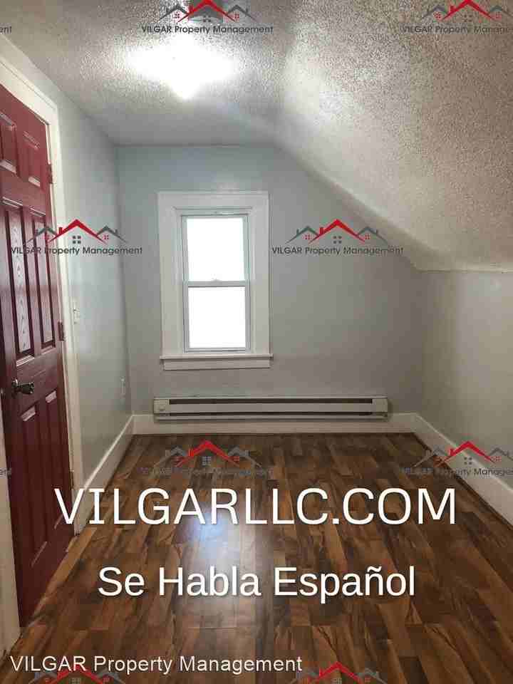 3925 Pulaski - Photo 3 of 5