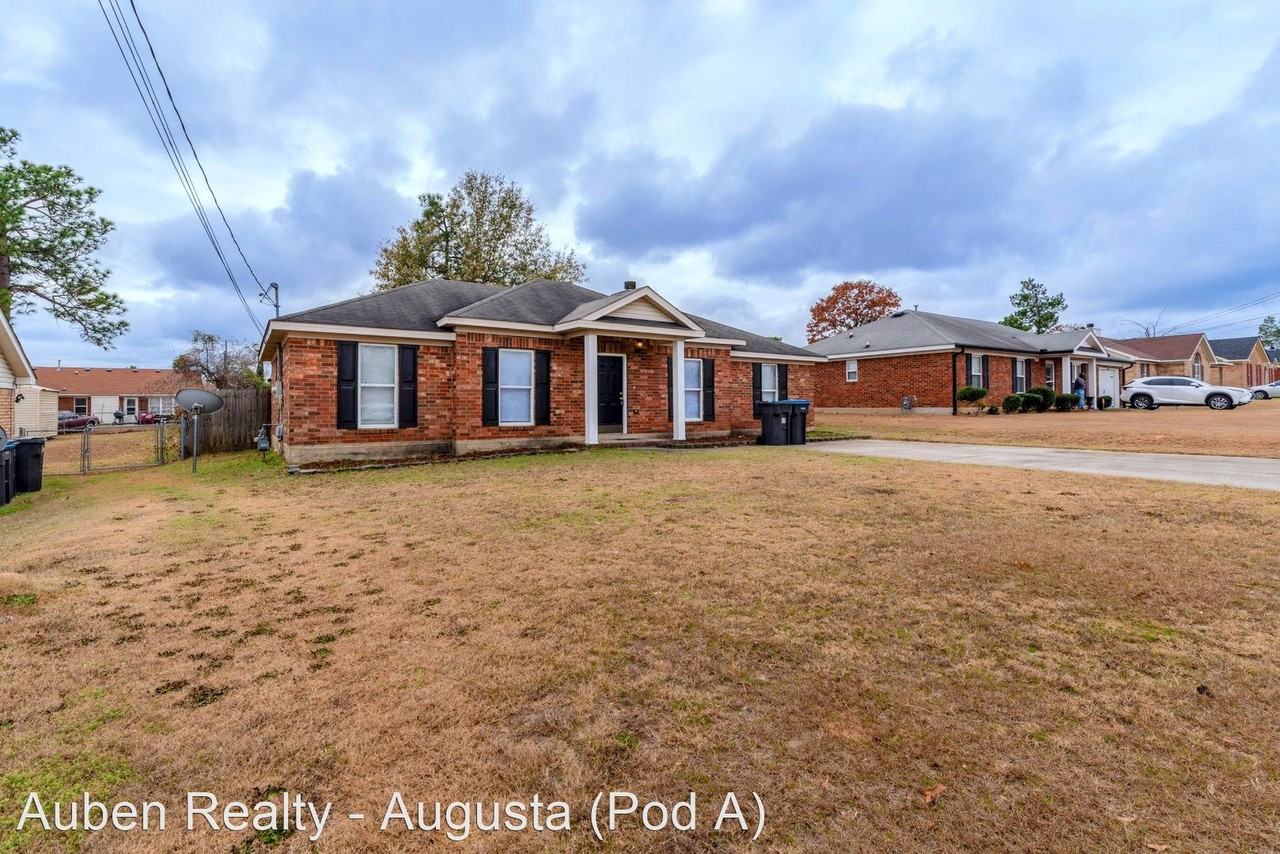 3612 Bremen Dr - Photo 3 of 38