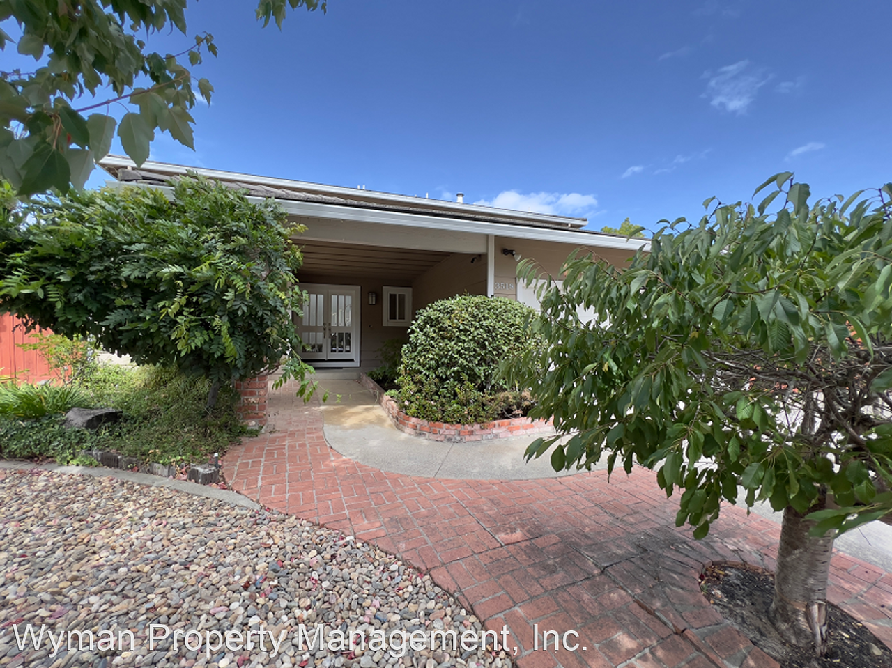 3518 Twin Oaks Ct - Photo 2 of 34