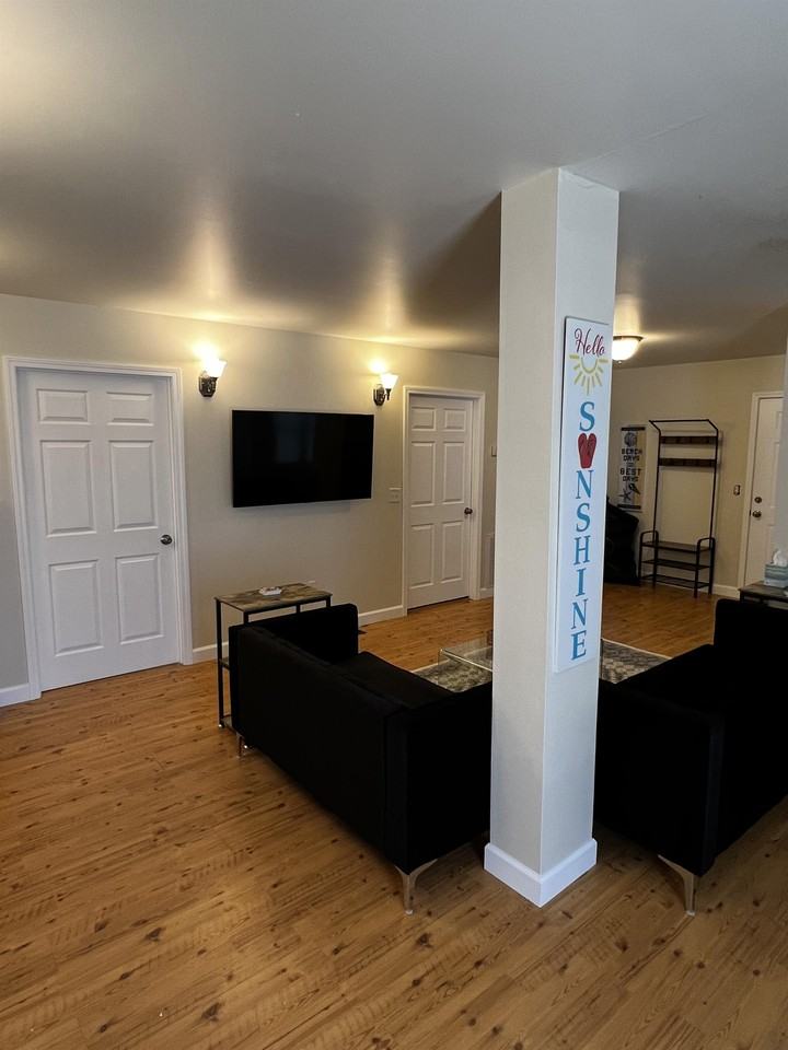 510 Hickory Point Rd 11st Fl #1 - Photo 2 of 10