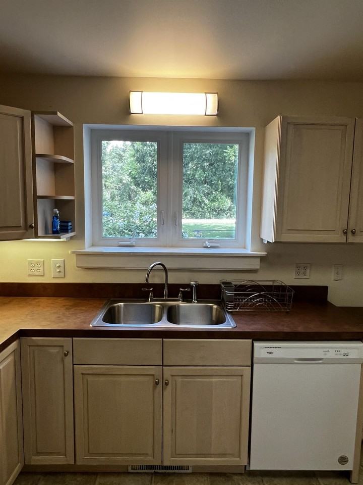 510 Hickory Point Rd 11st Fl #1 - Photo 3 of 10