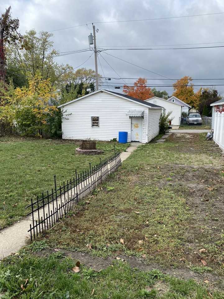 947 Center Point Rd Ne #1 - Photo 4 of 29