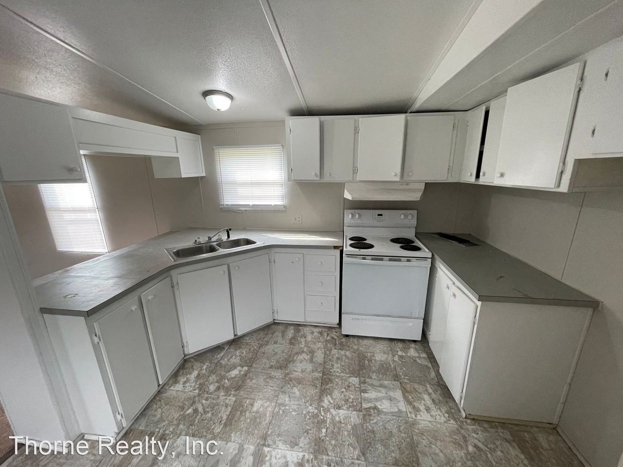 39 Travis Ln - Photo 2 of 16