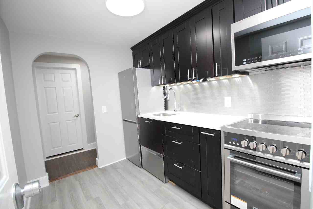 17 Boswell Ave #5 - Photo 4 of 17