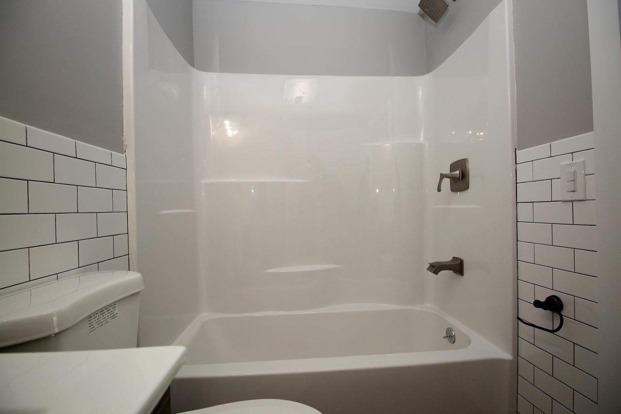 17 Boswell Ave #5 - Photo 7 of 17