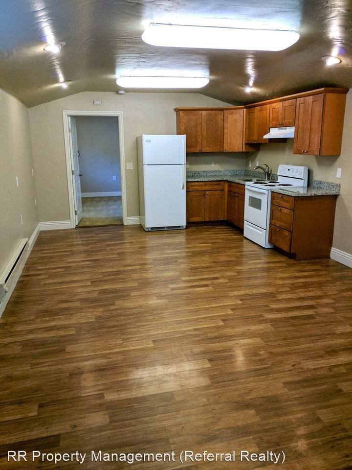 7680 Forest St. - Photo 3 of 12