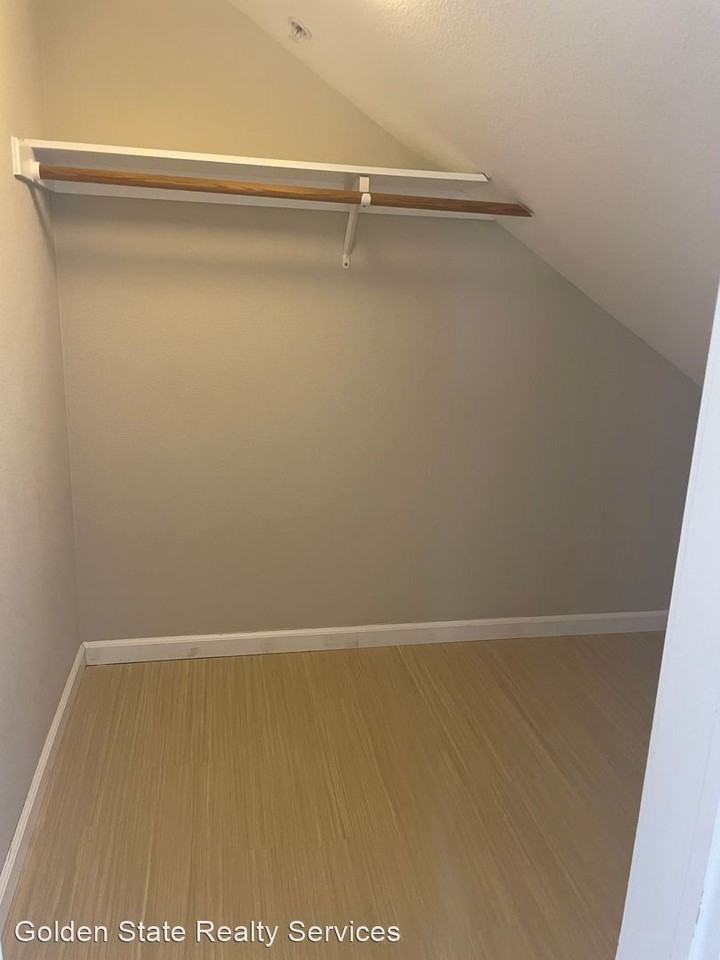 111 Chief Kelly Dr - Photo 3 of 14