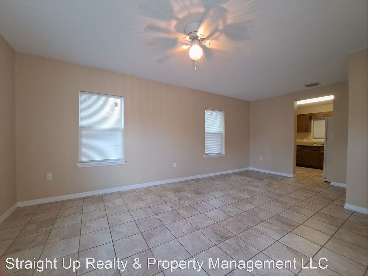 1010 W 7th St - Photo 2 of 12