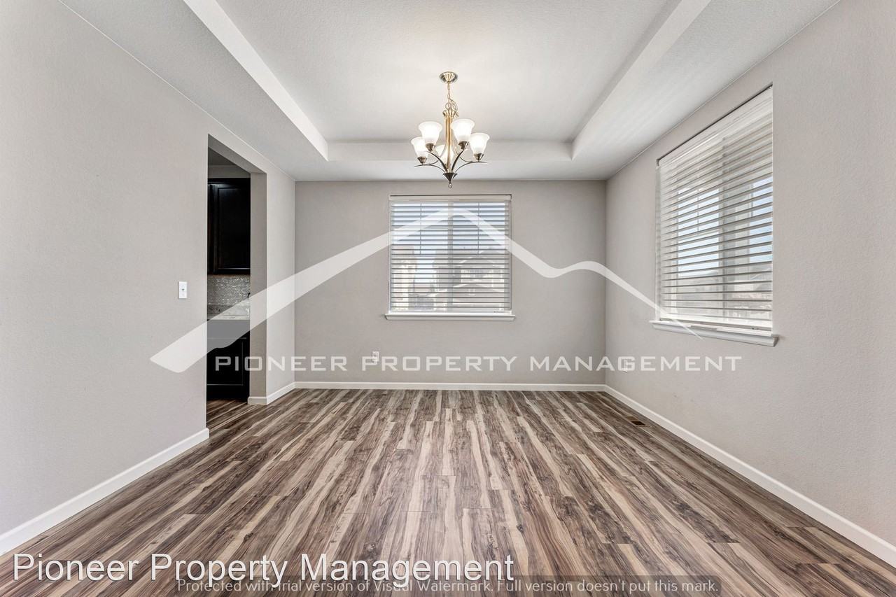 11771 W Quarles Ave - Photo 3 of 18