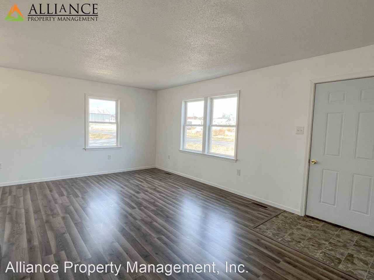 308 Pine St Apt A - Photo 2 of 12