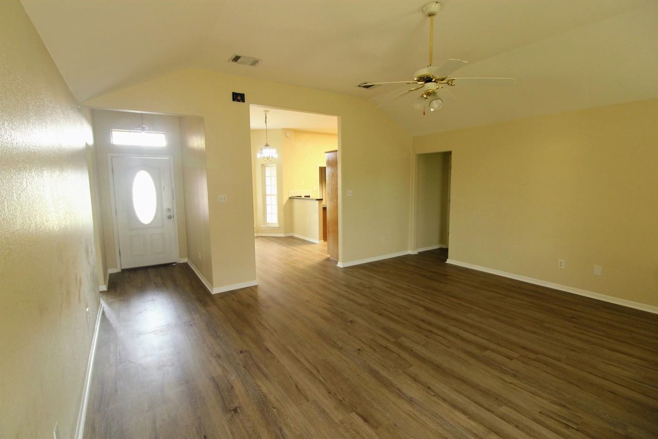 3901 Crosscut Loop #1 - Photo 6 of 17