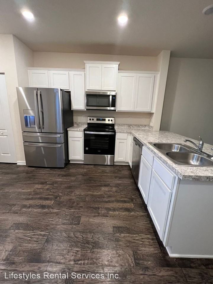 7936 Echo Springs Rd - Photo 2 of 13