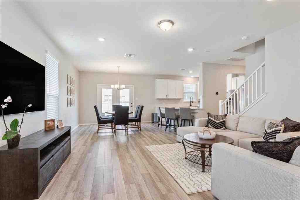 213 Sweet Autumn Dr - Photo 2 of 18