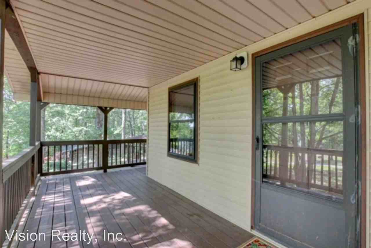 335 Country Ln - Photo 3 of 13