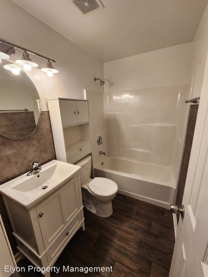 8501 104th Ave - Photo 2 of 7