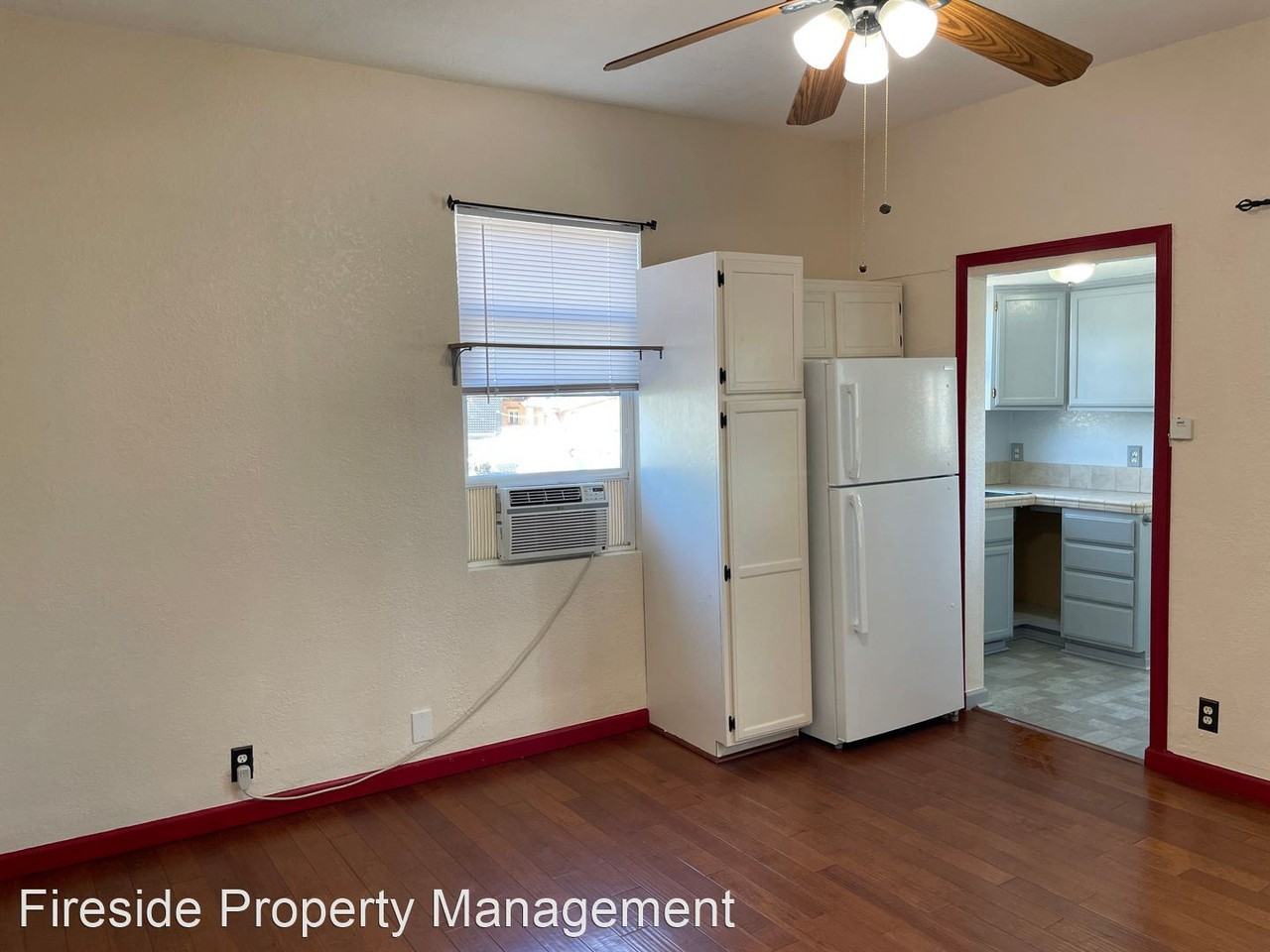 689 1/2 Locust St - Photo 3 of 9