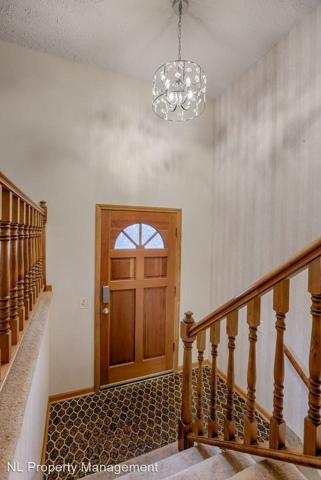 9510 Ames Ave - Photo 2 of 20