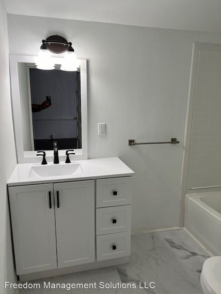 334 N. Dennis Ave - Photo 3 of 18