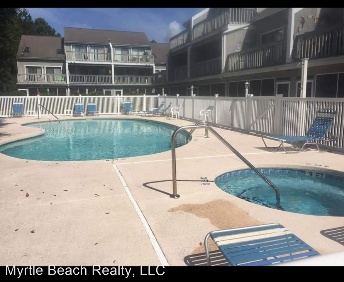 1851 Colony Dr #4C - Photo 3 of 12