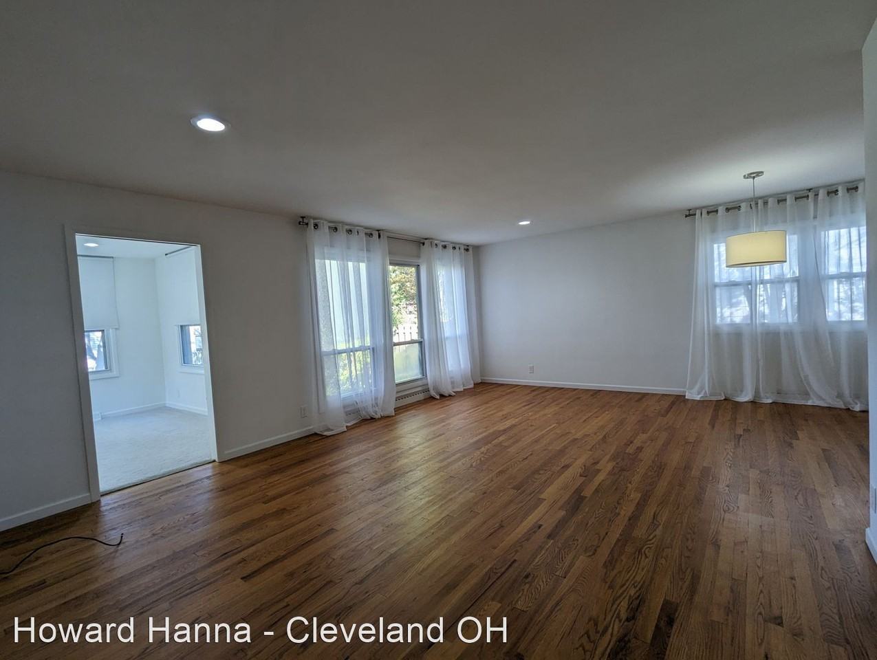 23207 Fairmount Blvd - Photo 3 of 25