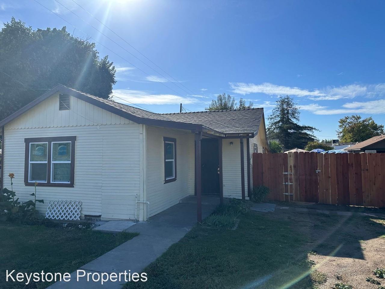 4804 Second St - Photo 2 of 8