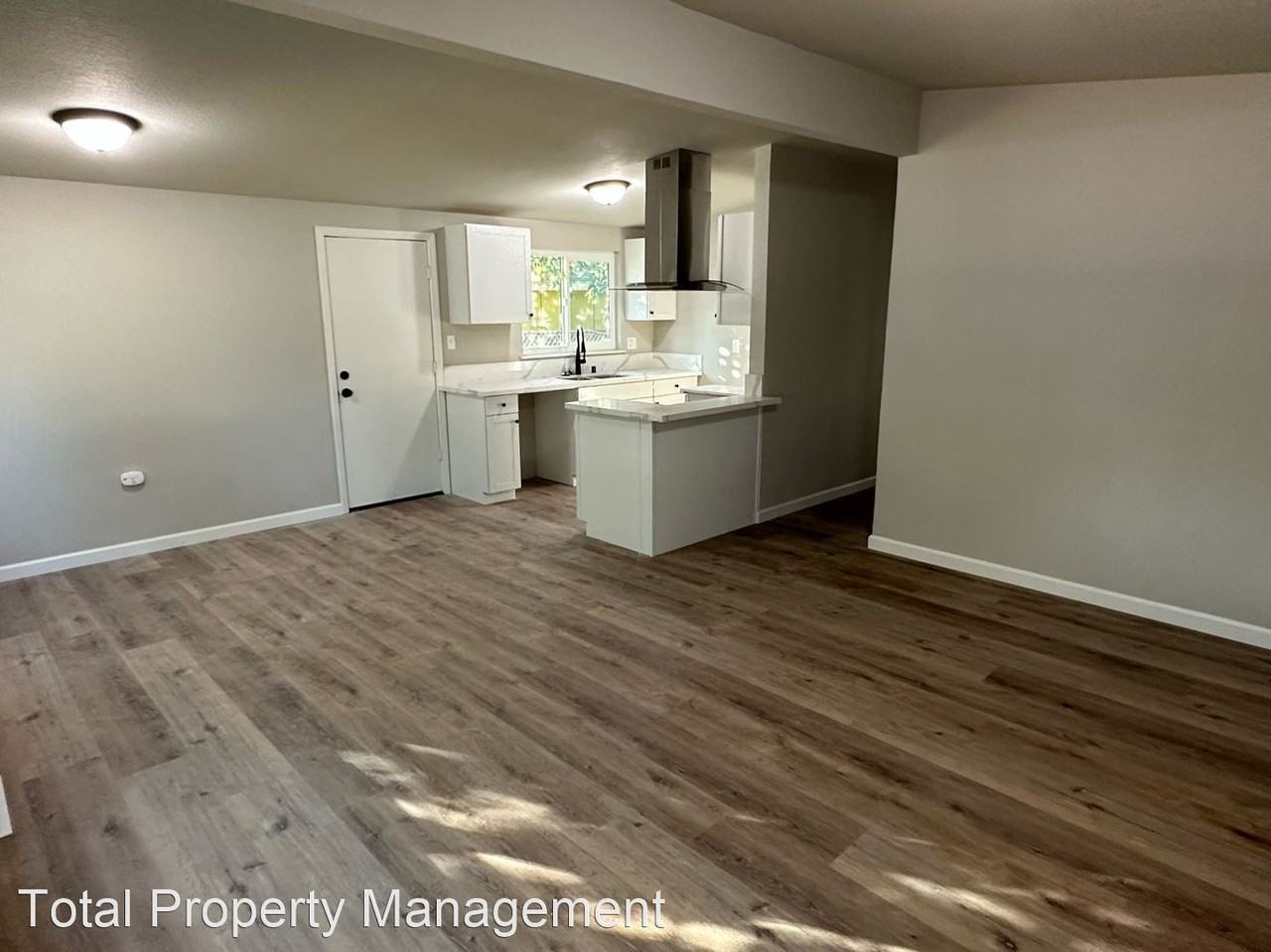 1308 Cardoso Ave - Photo 2 of 14