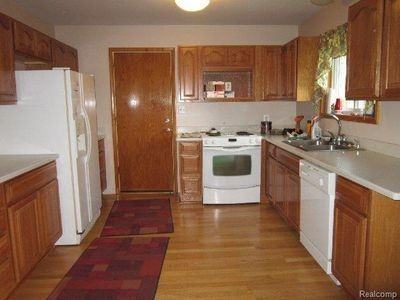 2500 E Wardlow Rd - Photo 2 of 14