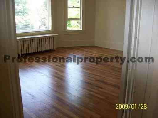 319 S 4th St W - Photo 2 of 8