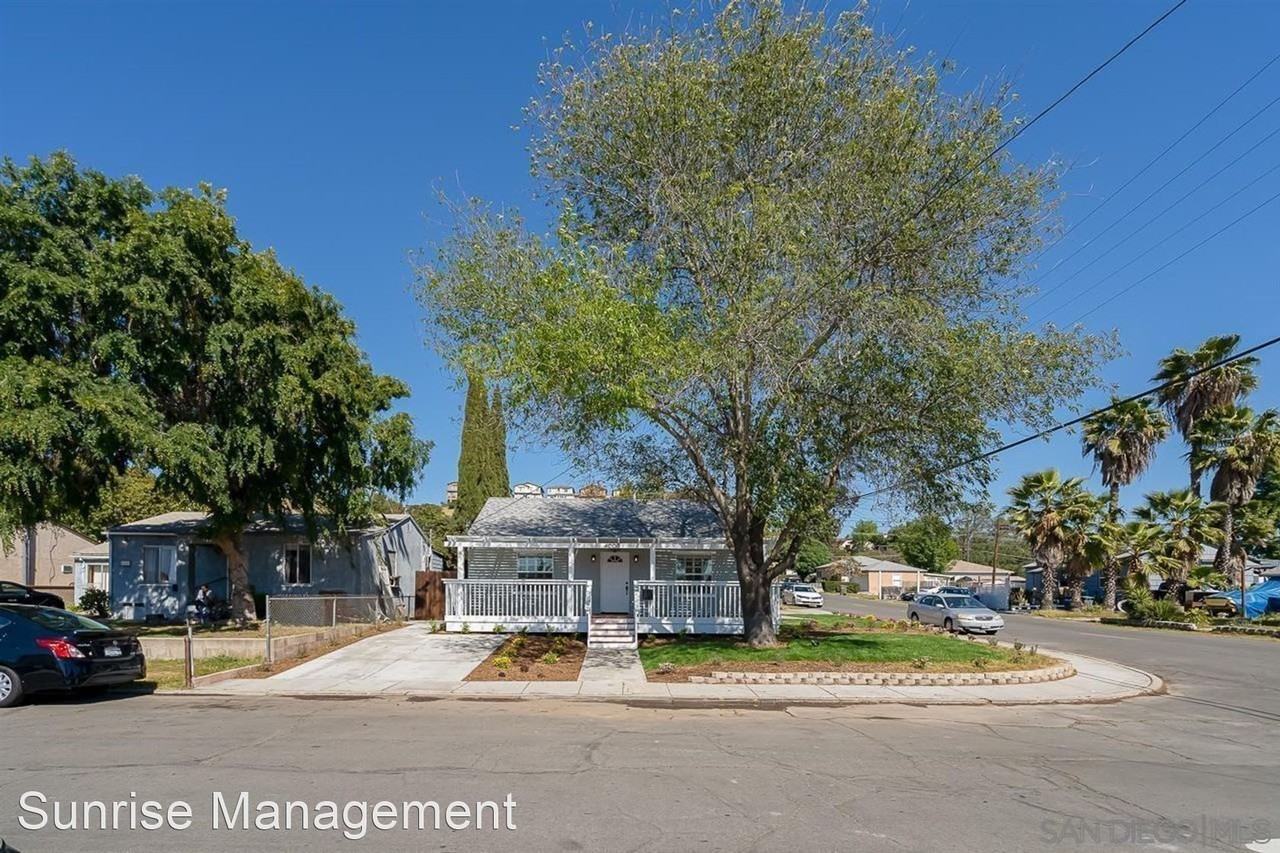 4003 Paula Street - Photo 3 of 10