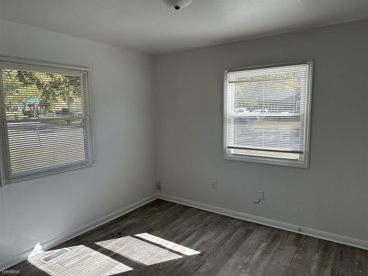 1605 Susan Jane Ct - Photo 2 of 9