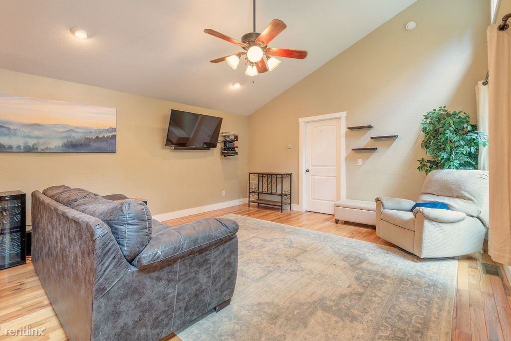 45 Corvis Ln - Photo 2 of 16