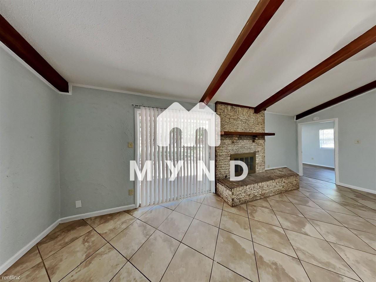 824 Coury Rd - Photo 3 of 21