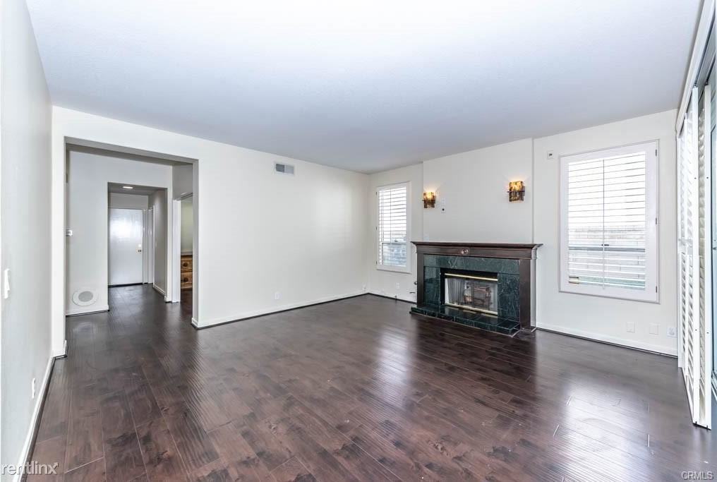 872 S Briar Rose Ln - Photo 2 of 9