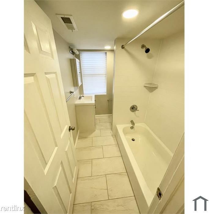 401 S Mount St - Photo 2 of 19