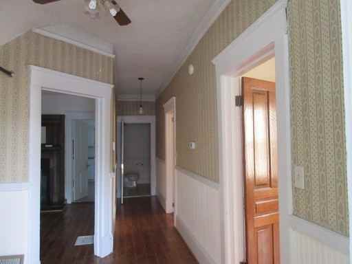 515 Second St NW #A - Photo 2 of 9