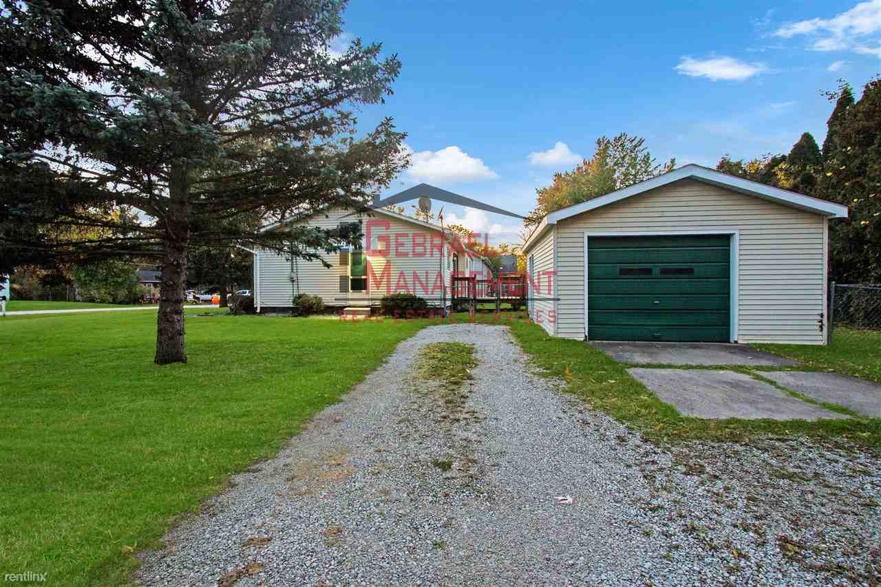 2369 Morton Ave - Photo 2 of 10