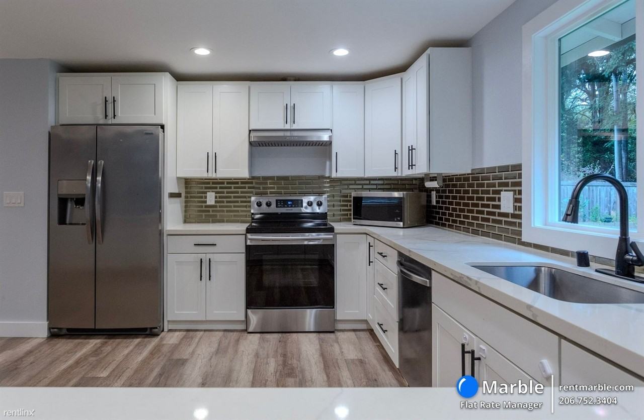 15114 111th Ave Ne - Photo 2 of 19