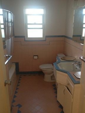 2406 Curtis St - Photo 3 of 8