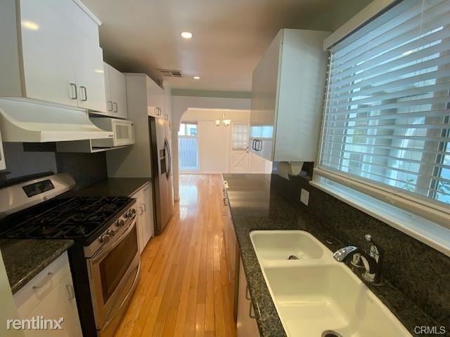 5356 Yolanda Ave - Photo 2 of 10