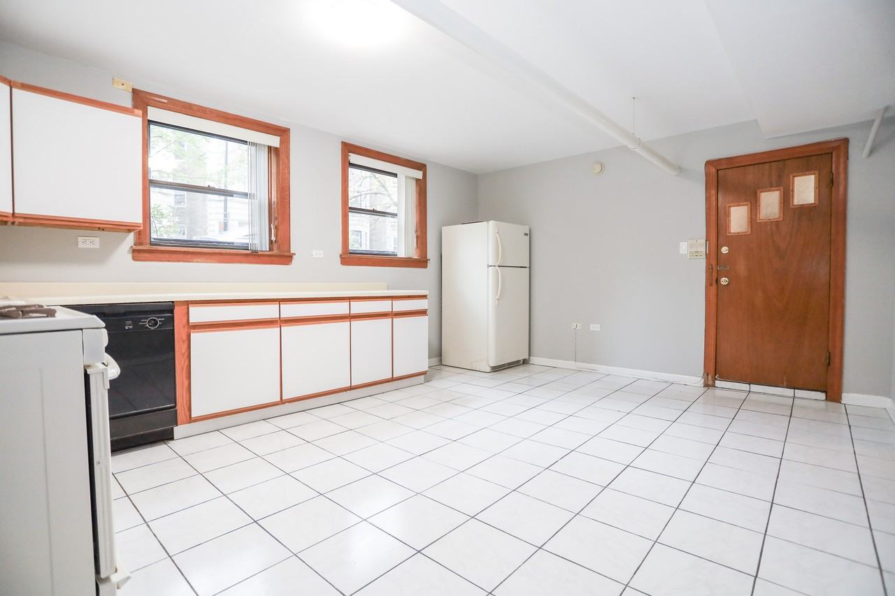 1342 W Foster Ave #GW - Photo 3 of 12