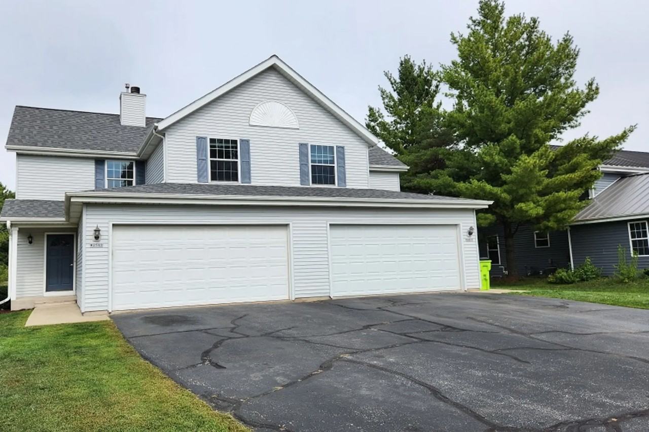 W2540 Roosevelt Rd - Photo 2 of 13