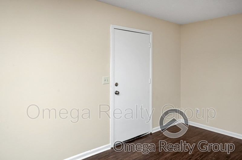 2711 18th Ave #11 - Photo 2 of 25