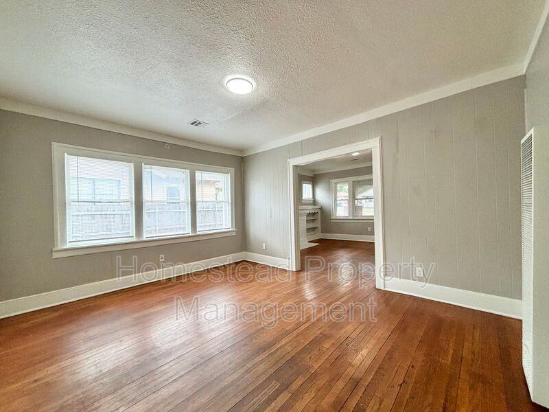 2118 Nw 15th St - Photo 4 of 9