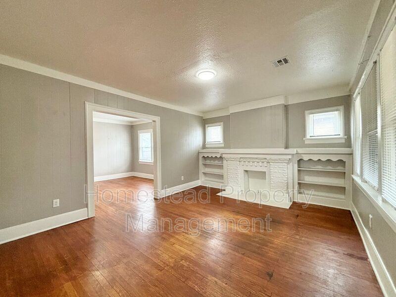 2118 Nw 15th St - Photo 2 of 9