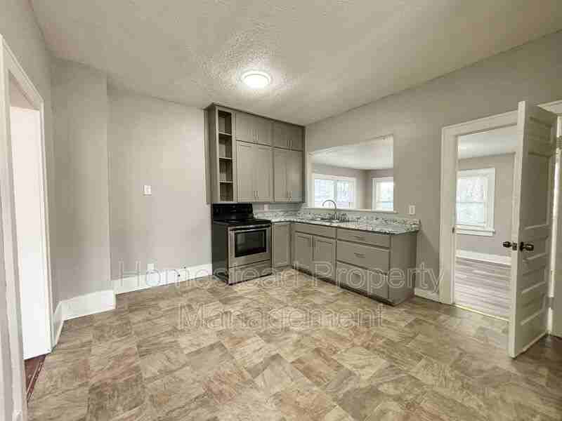 2118 Nw 15th St - Photo 3 of 9