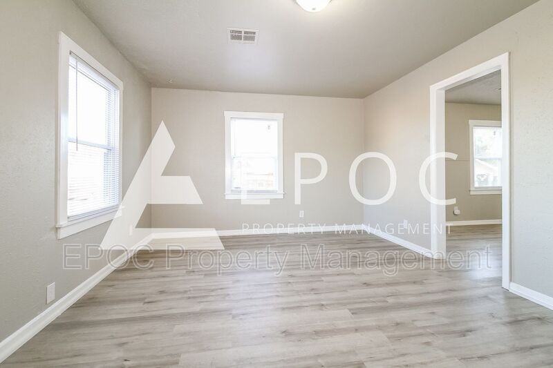 3010 N Fonshill Ave - Photo 3 of 15