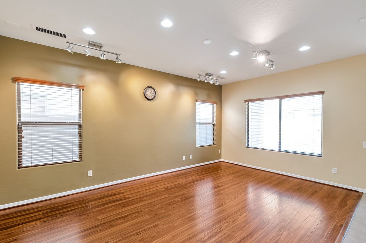 15813 N Dante Dr - Photo 3 of 15