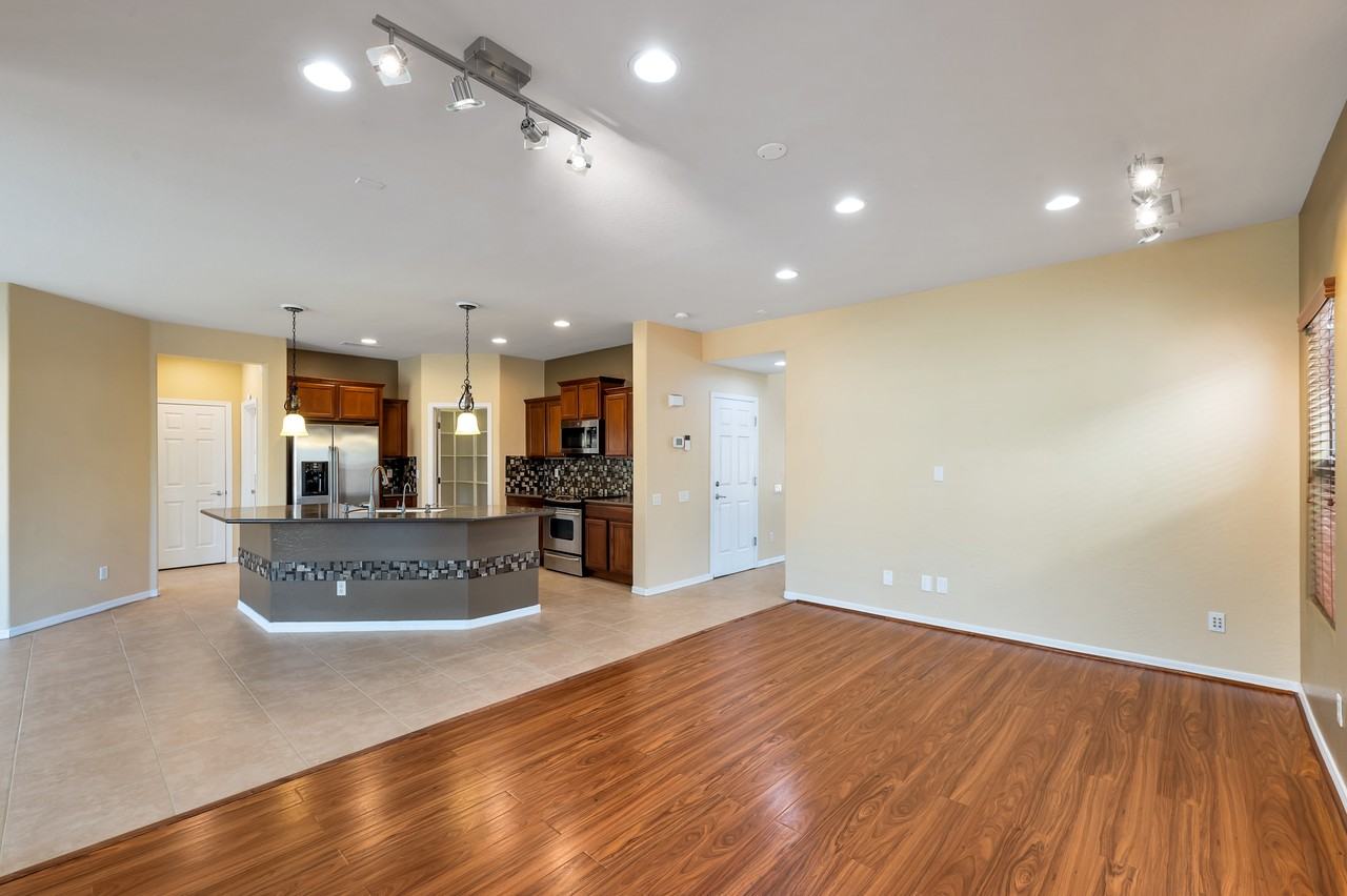 15813 N Dante Dr - Photo 4 of 15