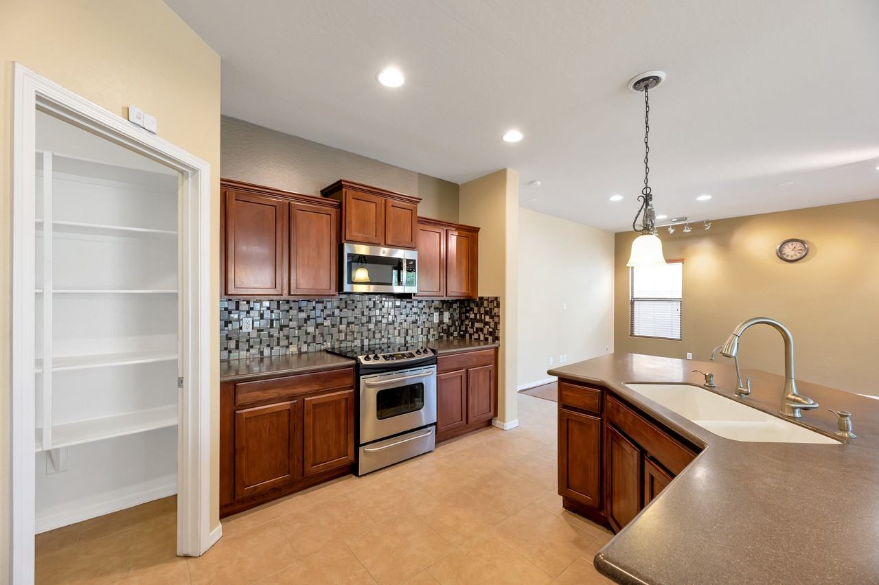 15813 N Dante Dr - Photo 5 of 15