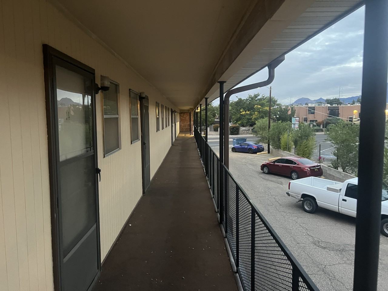 8328 Comanche Rd Ne - Photo 5 of 18